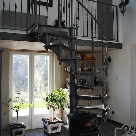 Bed & Breakfast La Grange De La Guesle 3*