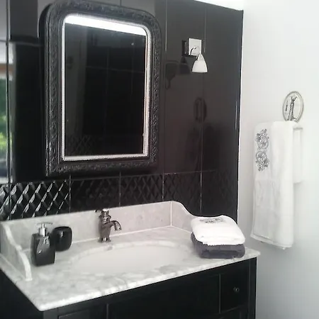 Bed & Breakfast La Grange De La Guesle 3*