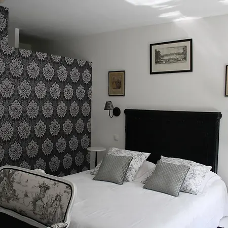 Bed & Breakfast La Grange De La Guesle 3*